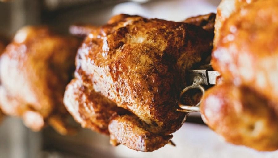 Цыпленок жареный: пять лучших заведений с курицей-гриль в Монреале